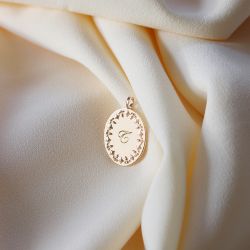 Pendentif ovale plaqué or à graver