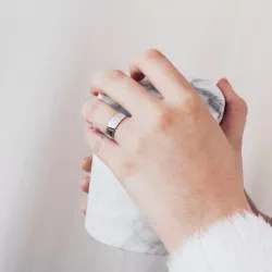 bague personanlisée argent portée