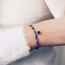 Bracelet pierre sodalite gravé porté argent